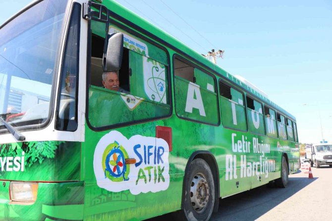 Atığını Getiren Harçlığını Alıp Gitti