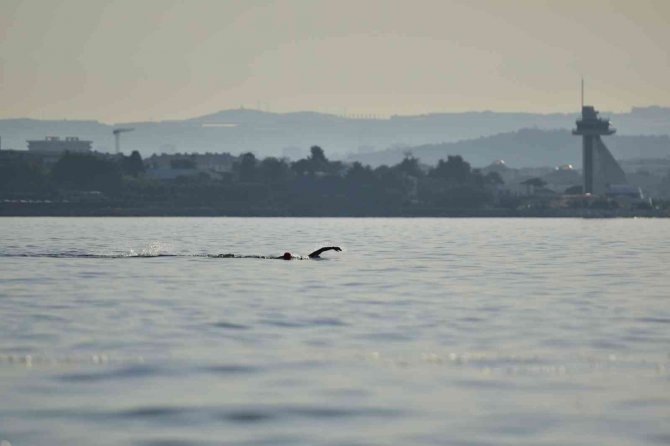 İ̇stanbullu Yüzücüler, Otizm Farkındalığı İçin 5 Kilometre Kulaç Attı