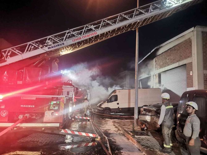 İ̇zmir’de Kimya İmalathanesinde Yangın: 1 Ölü, 1 Yaralı