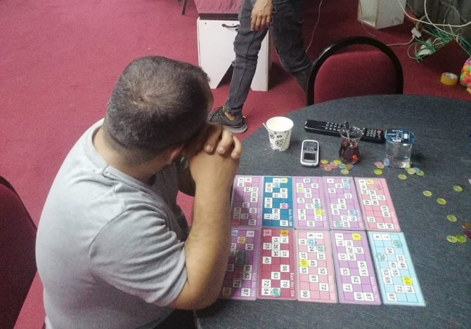 İ̇zmir’de Kahvehaneye Kumar Baskınında Ceza Yağdı