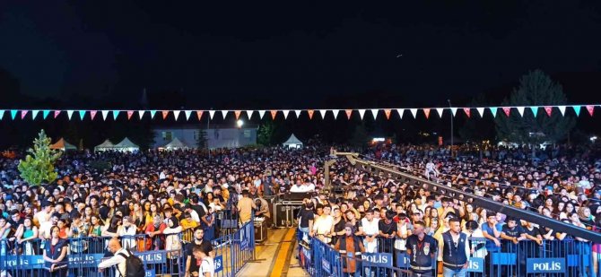 Elbistan’da Festival Coşkusuna On Binler Eşlik Etti