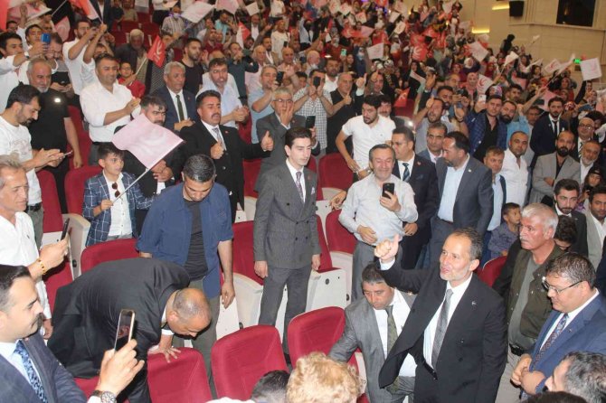 Erbakan: "Chp’li Belediyeler Yüzünden ’Büyükşehir’ Denilince Akla Üç Şey Gelmeye Başladı: Çöp, Çamur, Çukur"