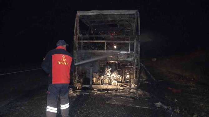 Yolcu Otobüsü Alev Alev Yandı