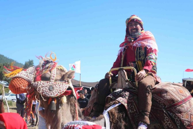 Beyşehir’de Develerle Temsili Yörük Göçü Canlandırıldı