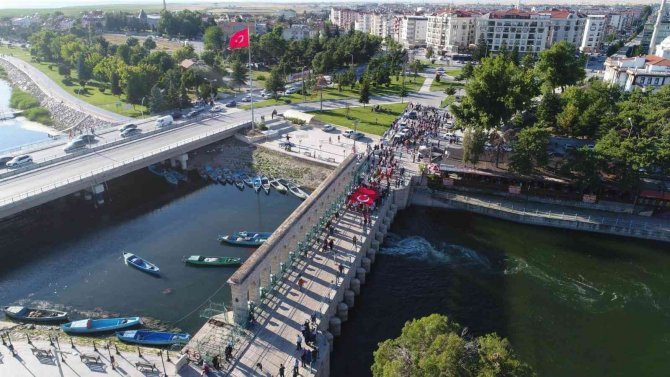 Beyşehir’de Develerle Temsili Yörük Göçü Canlandırıldı