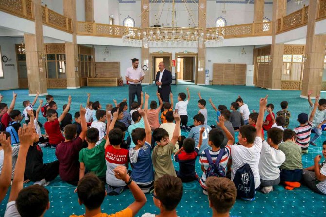 Başkan Kavuş’tan Yaz Kur’an Kursu Öğrencilerini Serinleten Sürpriz