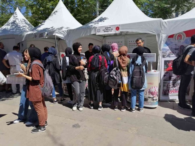 Nevü, Üniversite Adayı Gençlerle Buluşuyor