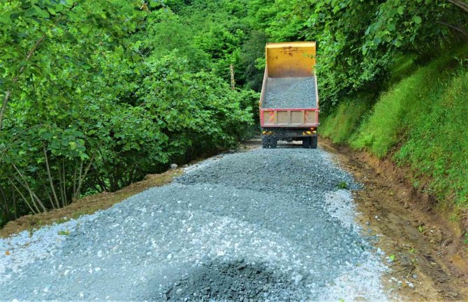 Kırsal Mahallelerde Yol Çalışmaları Devam Ediyor
