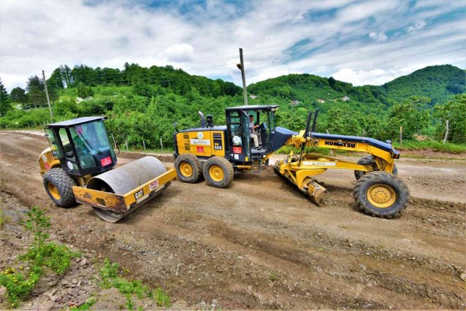 Kırsal Mahallelerde Yol Çalışmaları Devam Ediyor