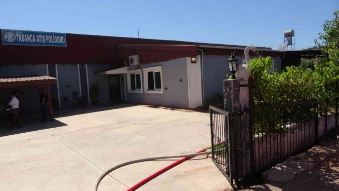Atış Poligonunda Çıkan Yangın Büyümeden Söndürüldü