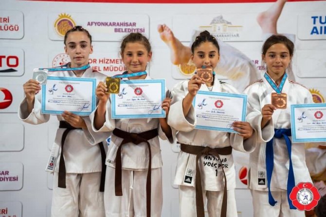 Minik Judocular Kürsüyü Boş Bırakmadı