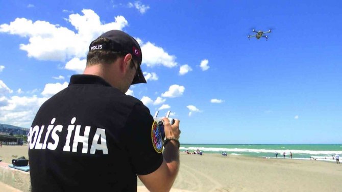 Serinlemek İçin Denize Giren Vatandaşlara Karadan, Denizden Ve Havadan Uyarı