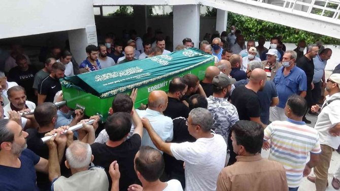 Deniz Kazasında Boğulan Sinan Yeniçeri, Son Yolculuğuna Uğurlandı