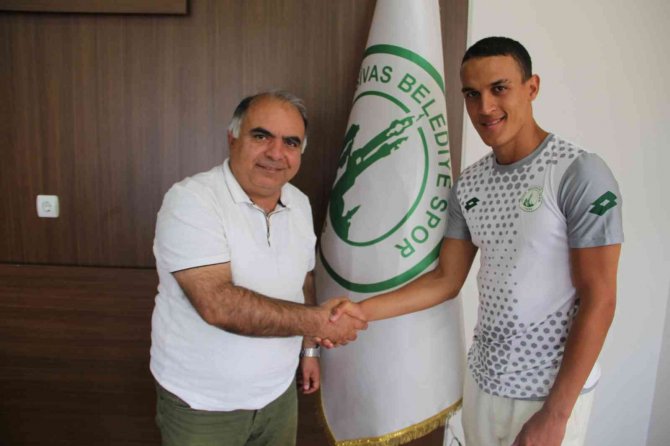 Sivas Belediyespor, Hakan Demirci’yi Kadrosuna Kattı