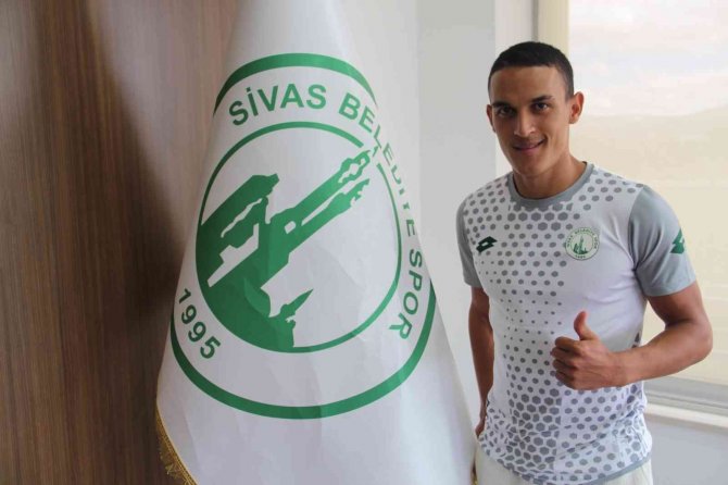 Sivas Belediyespor, Hakan Demirci’yi Kadrosuna Kattı