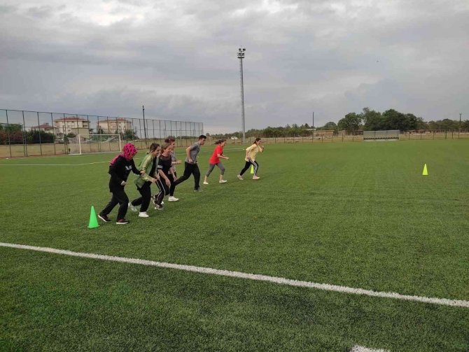 Ergeneli Gençler Koşabiliyorken Koşuyor