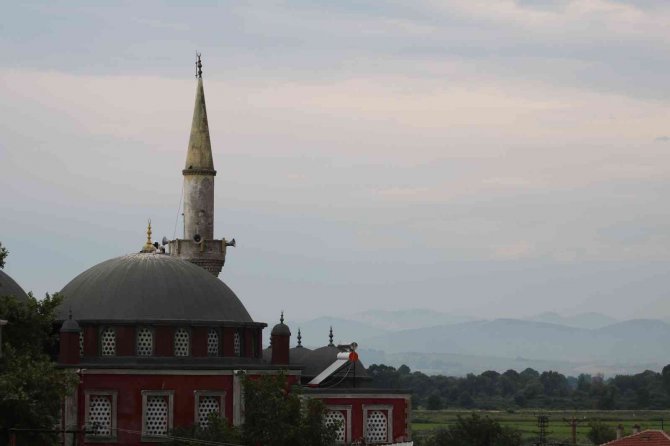Edirne Sınırına Dayanan Yunanistan’daki Orman Yangınında Yoğun Duman Hakim Oluyor
