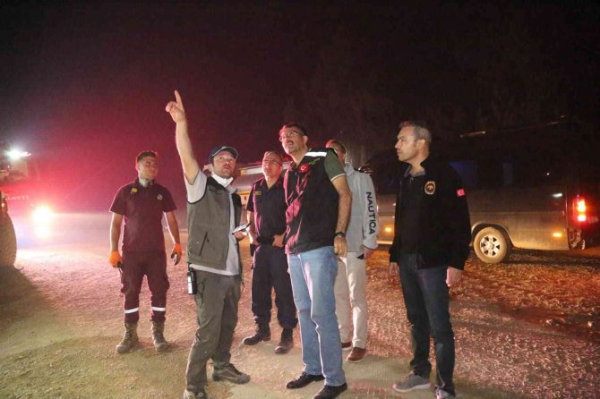 Vali Çelik: "Yangın Bölgesine 28 Helikopter, 5 Uçak Yönlendirildi"