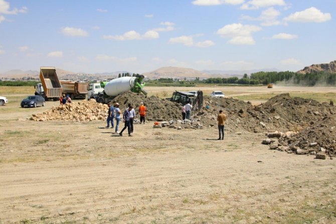 İ̇pekyolu Belediyesinin ‘Sahil Bandı’ Projesi Start Aldı