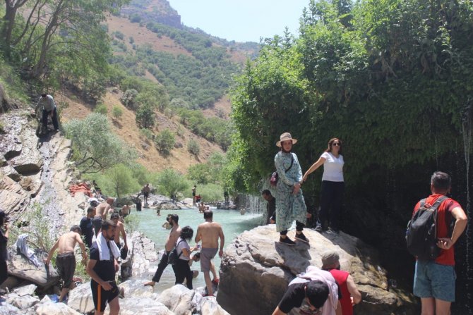 Dağcılar Kaval Şelalesi’ni Gezdi