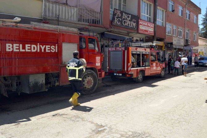 Besni’de Boş Evde Yangın Çıktı