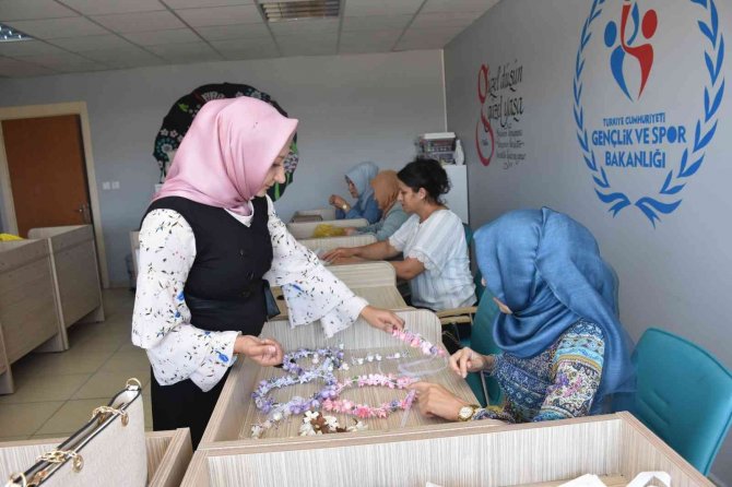 Afyonkarahisar’da ‘İpek Koza’ Kursuna Yoğun İlgi