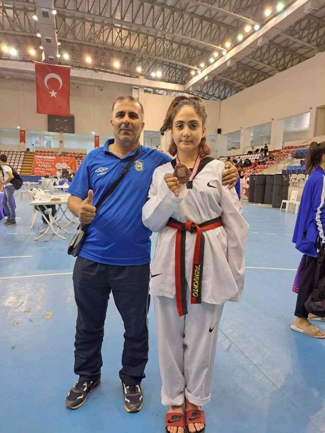 Duru Emine, Türkiye Minikler Tekvando Şampiyonasında Üçüncü Oldu