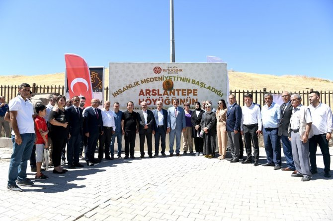 Gürkan: "Arslantepe Höyüğü Türkiye Ve Dünya İçin Önemli Bir Kazanım"