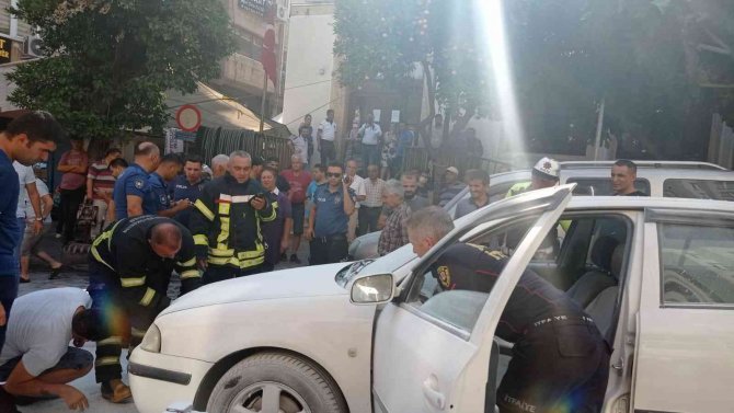 Esnaf, Güvenlik Görevlisi, Polis El Ele Verdi, Otomobildeki Yangın Söndürüldü