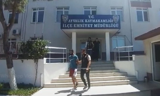 Ayvalık Polisi, İ̇zmir Bağlantılı Uyuşturucu Çetesini Çökertti