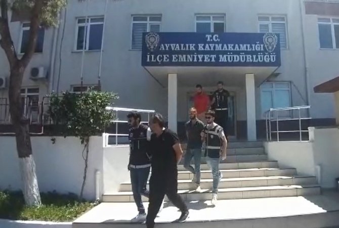 Ayvalık Polisi, İ̇zmir Bağlantılı Uyuşturucu Çetesini Çökertti