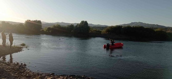 150 Kişilik Ekip, Murat Nehri’nde Kaybolan Vatandaşı Arıyor