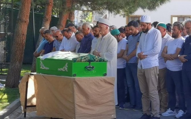 4 Yaşındaki Ahsen Gözyaşları Arasında Toprağa Verildi