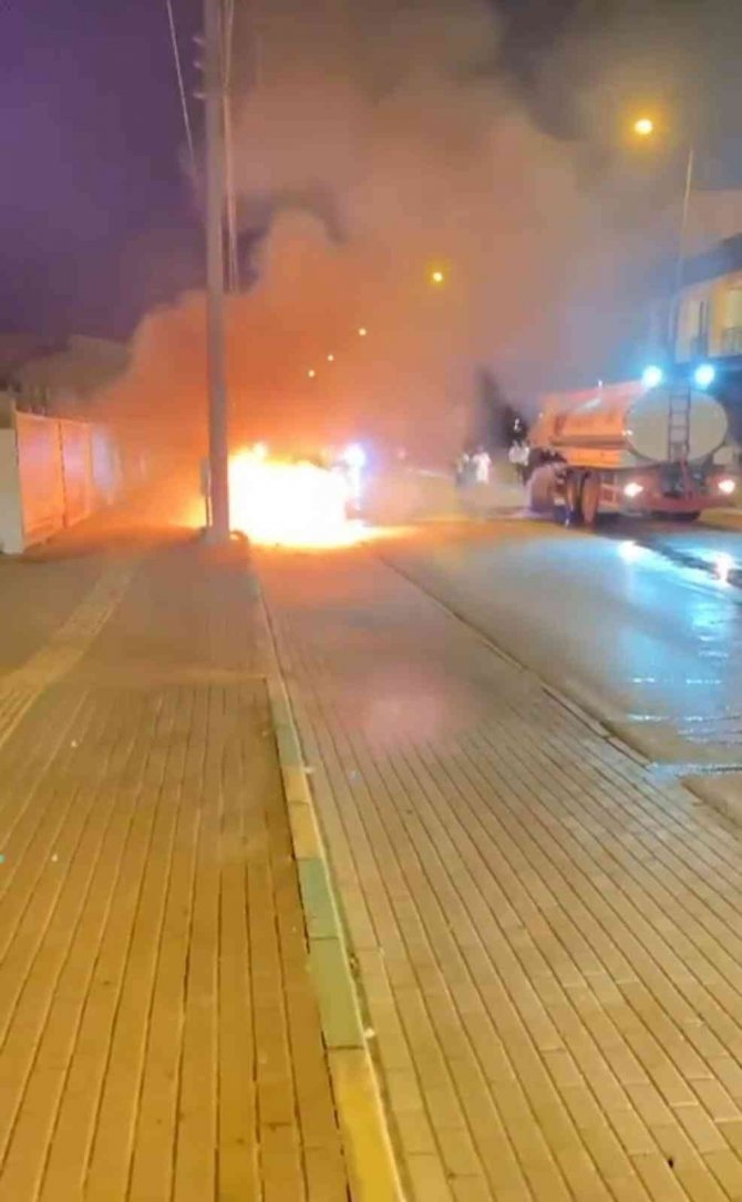 Seyir Halindeki Cip Alev Topuna Döndü