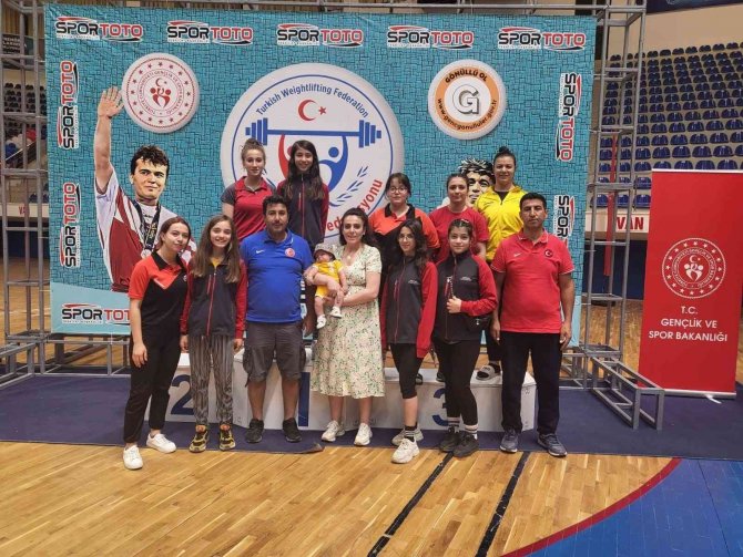 Büyükşehir Spor Kulübü Sporcuları, Van, Hatay Ve Amasya’da Farklı Kategorilerde Dereceler Aldı