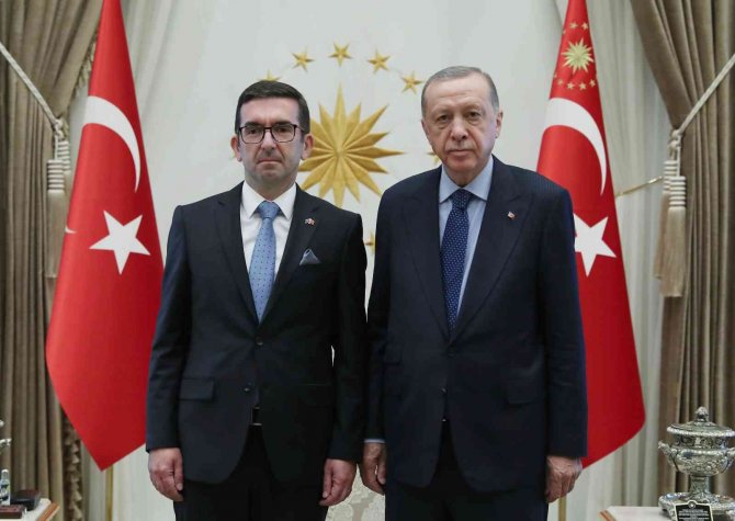 Kosova Büyükelçisi Vrenezi, Cumhurbaşkanı Erdoğan’a Güven Mektubu Sundu