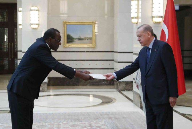Sudan Büyükelçisi Eltayeb, Cumhurbaşkanı Erdoğan’a Güven Mektubu Sundu