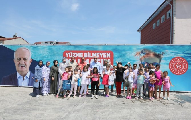 Derince’de Bin 200 Öğrenciye Yüzme Eğitimi