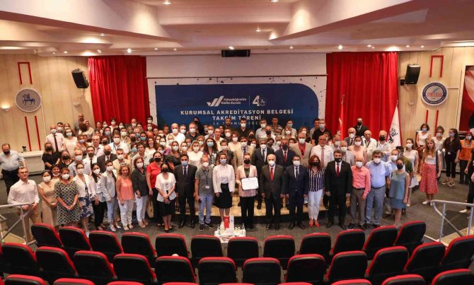 Deü, Kurumsal Akreditasyon Belgesine Kavuştu