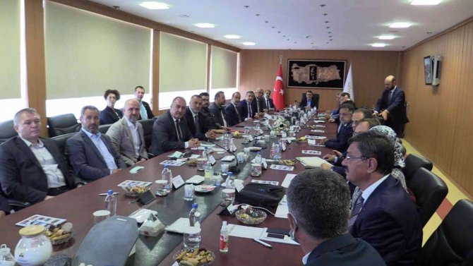 Bakan Dönmez: “Hiçbir Bor Ürününü Cevher Olarak Satmıyoruz”