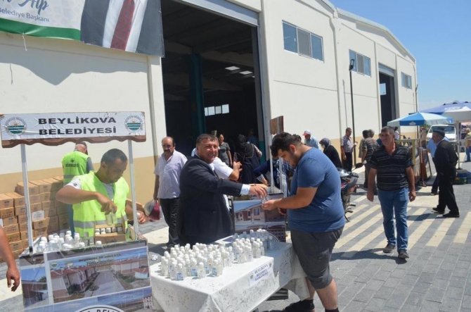 Beylikova’da 5 Bin Adet El Dezenfektanı Vatandaşa Dağıtıldı
