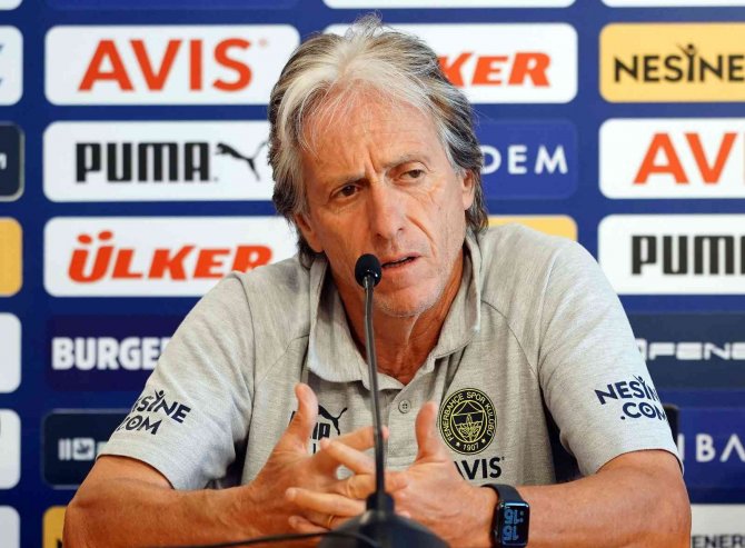 Jorge Jesus: “Umarım Turu Geçen Taraf Oluruz”