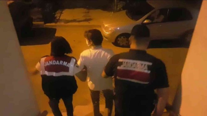 İ̇zmir Merkezli Fetö Operasyonunda 26 Şüpheli Gözaltında