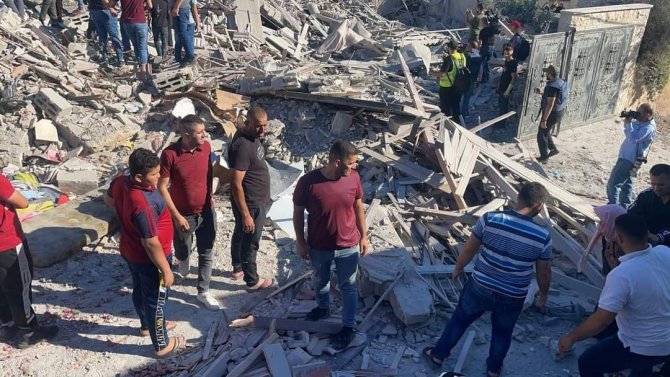 İ̇srail Ordusu, Filistinli Tutuklunun Evini Havaya Uçurdu