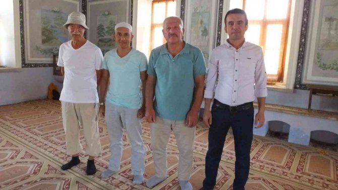 Rum Ustalar Ve Bulgar İşçilerin Yaptığı Tarihi Cami Süslemeleriyle Dikkatleri Çekiyor