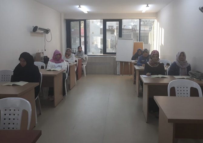 Vatandaştan İ̇zmek Kursuna Yoğun İlgi