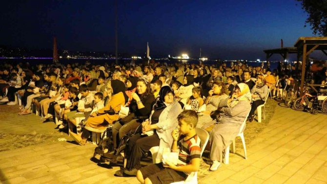 Körfez’de Açık Hava Sinemasına Yoğun İlgi