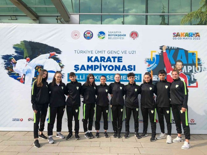 Manisa Bbsk Karate Takımı Bir Yılda Onlarca Madalya Kazandı