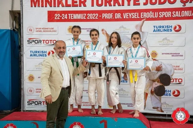 Salihlili Judocular Kürsüyü Boş Bırakmadı