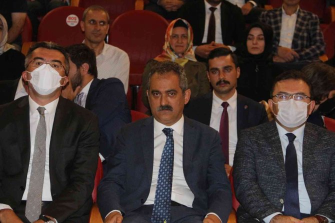 Bakan Özer: “Erzurum’daki 278 Milyonluk Milli Eğitim Bakanlığı Yatırımını 888 Milyona Çıkarmış Bulunuyoruz”